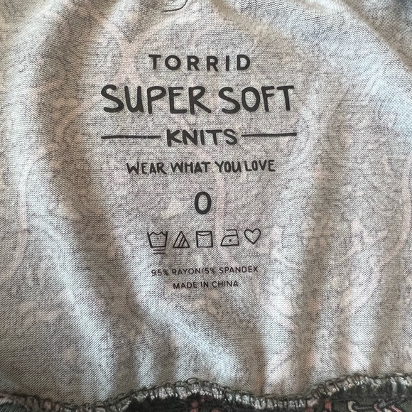 Torrid Surplice Babydoll Tee Size 0X - Picture 9 of 9